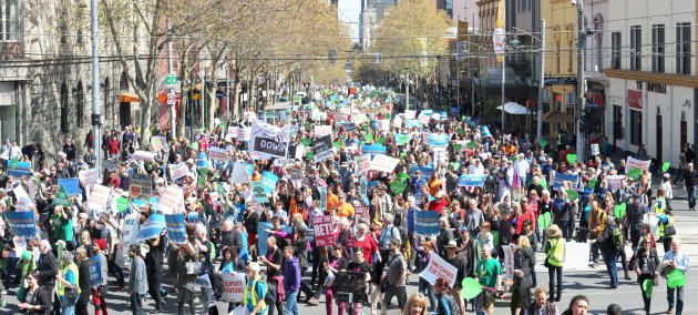 30,000 people on Melbourne's climate march by Takver (CC BY-SA 2.0)
